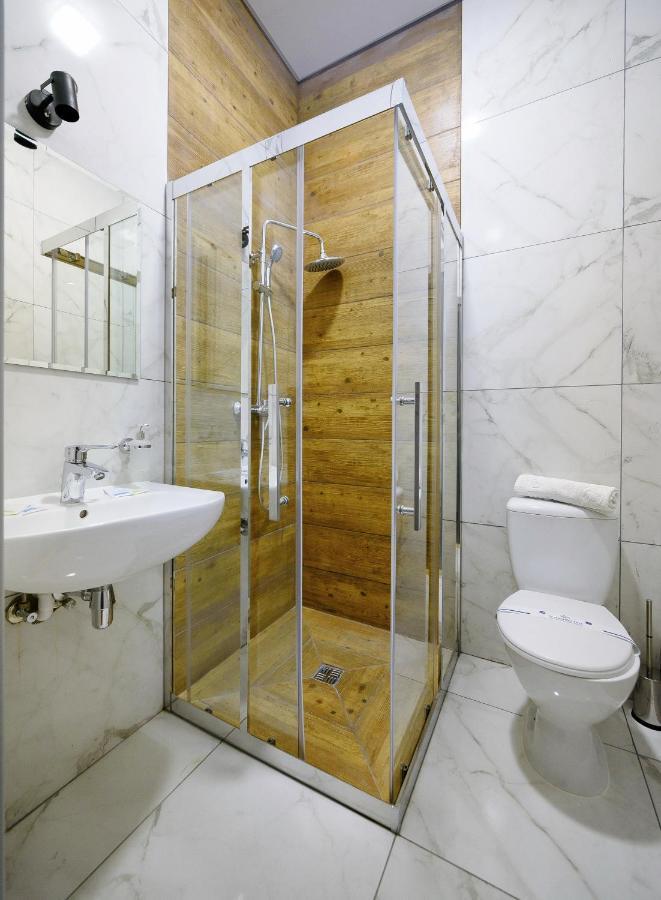 Отель Mezzanine 2*