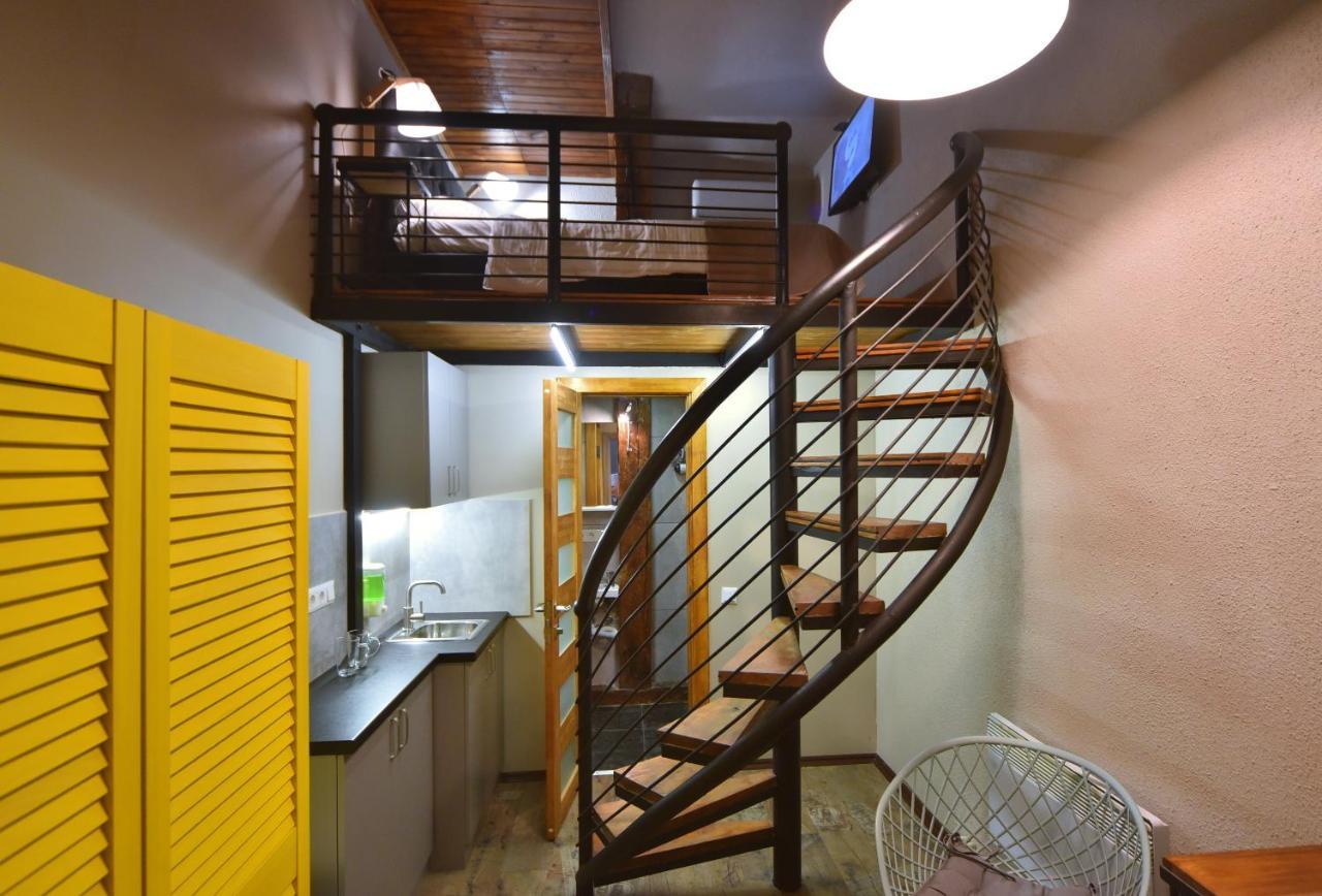 Mezzanine Отель