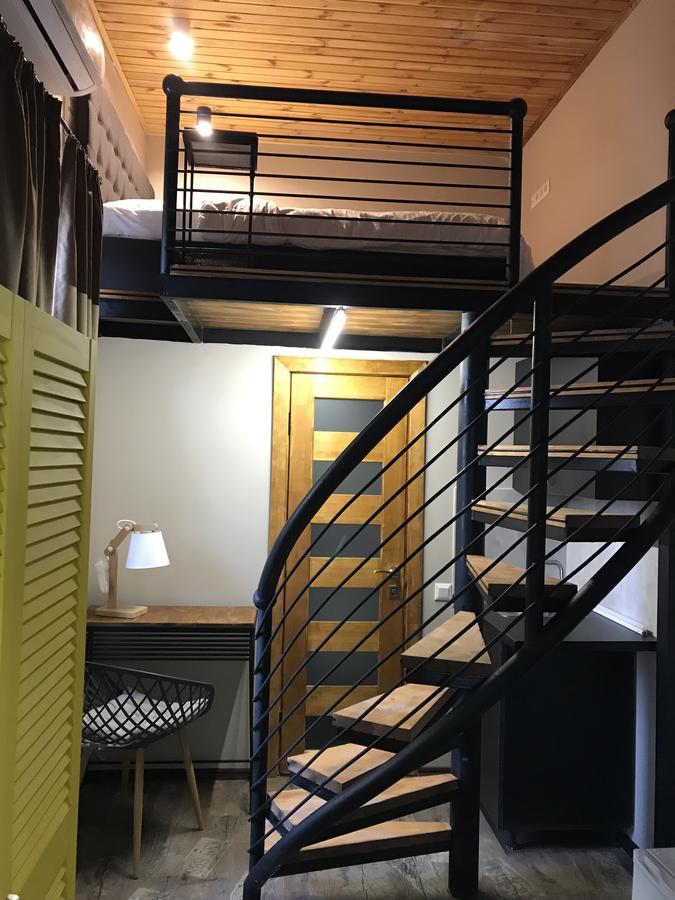Mezzanine Hotel 2*