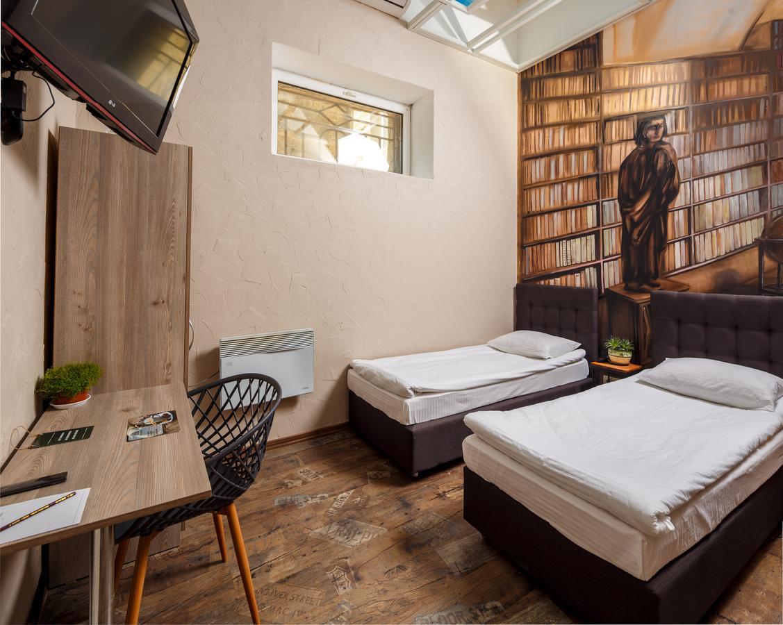 Hotel Mezzanine 2*