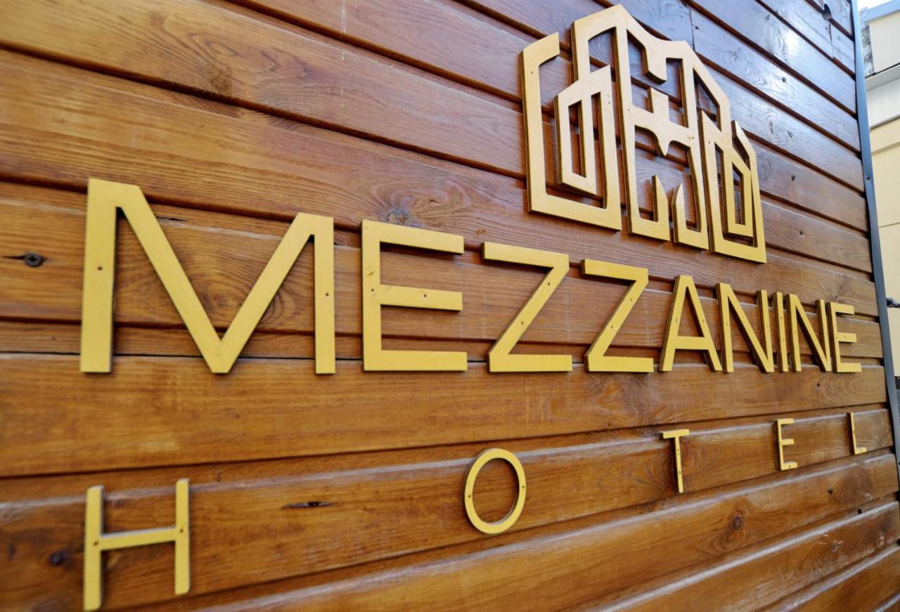 Hotel Mezzanine